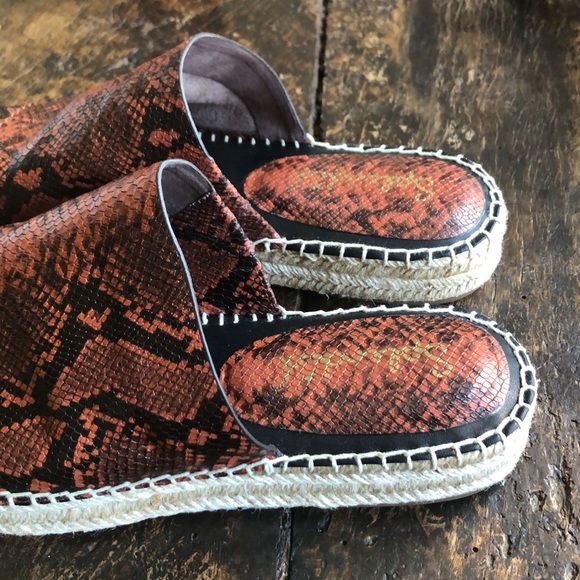 Splendid Thaddeus Slip on in Brick size 10 - Picture 5 of 8